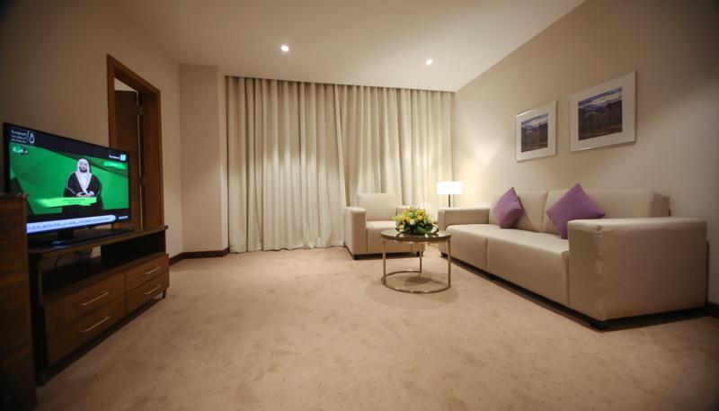 Hotel Mena Airport 4*