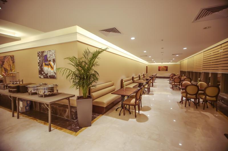 Hotel Mena Airport